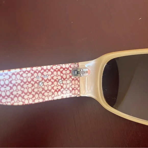 Coach Tortoise Shell Sunglasses - Case Included - Picture 4 of 10